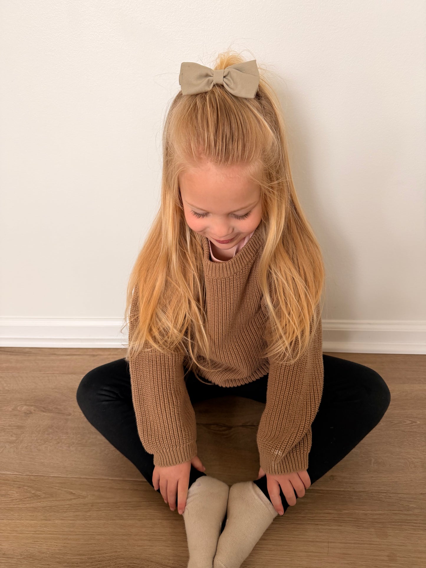 The Dune - Mini Bow (Taupe)